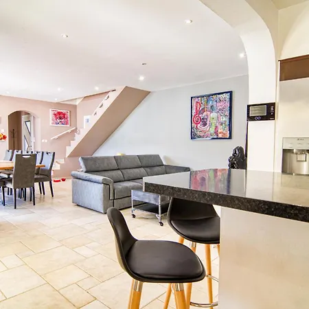 Сasa de vacaciones Les Oliviers By Interhome